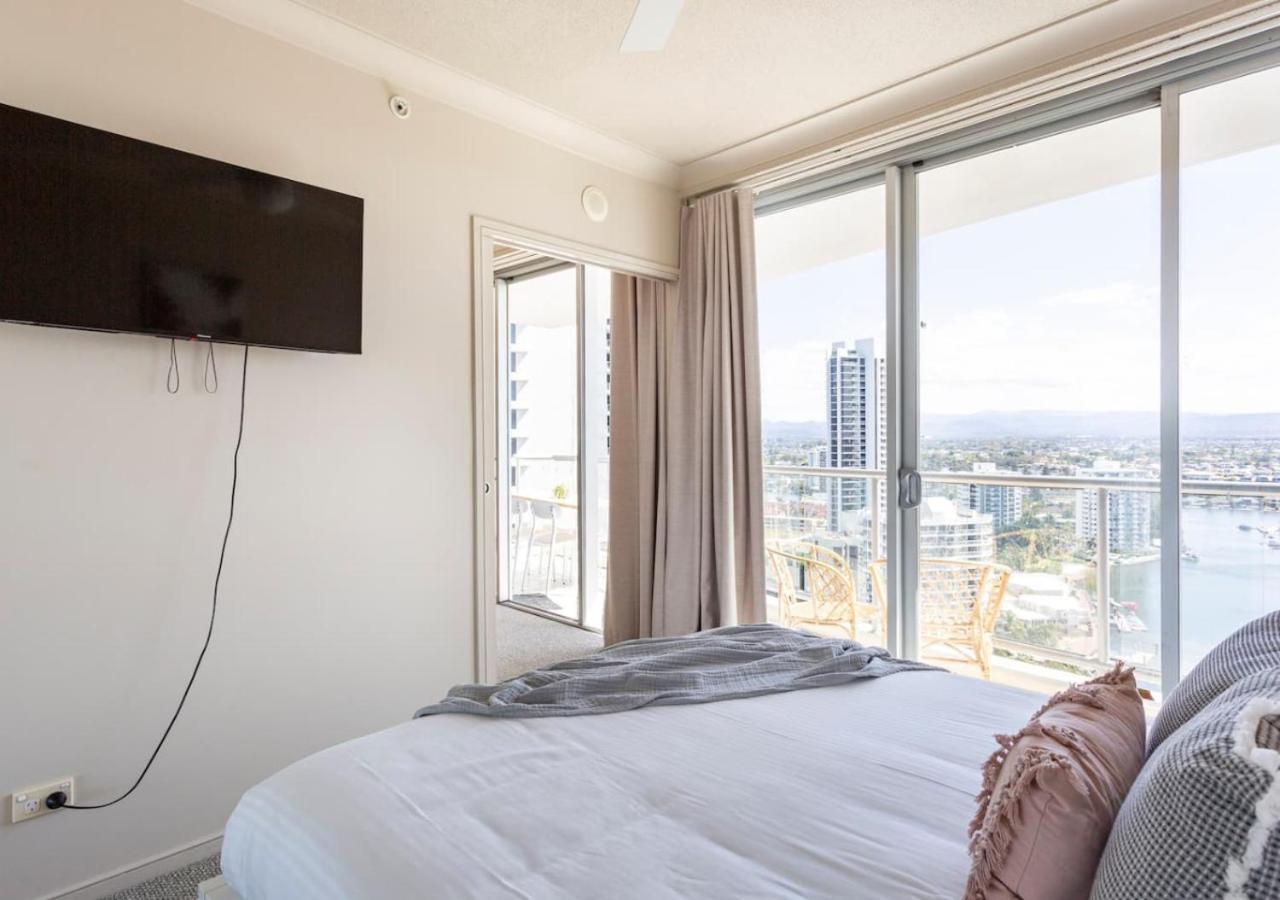 2 Bdrm Towers Of Chevron, 19th Floor Amazing View Apartment Gold Coast